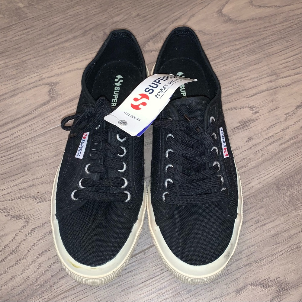 2750 Cotu Classic Size 8 1/2 W (size 7 M) black. Brand new with tags.